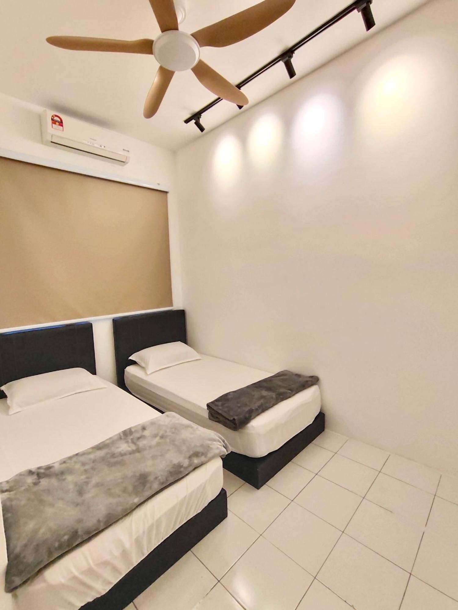 Sakura 1 Homestay Kampar Landed Exterior photo